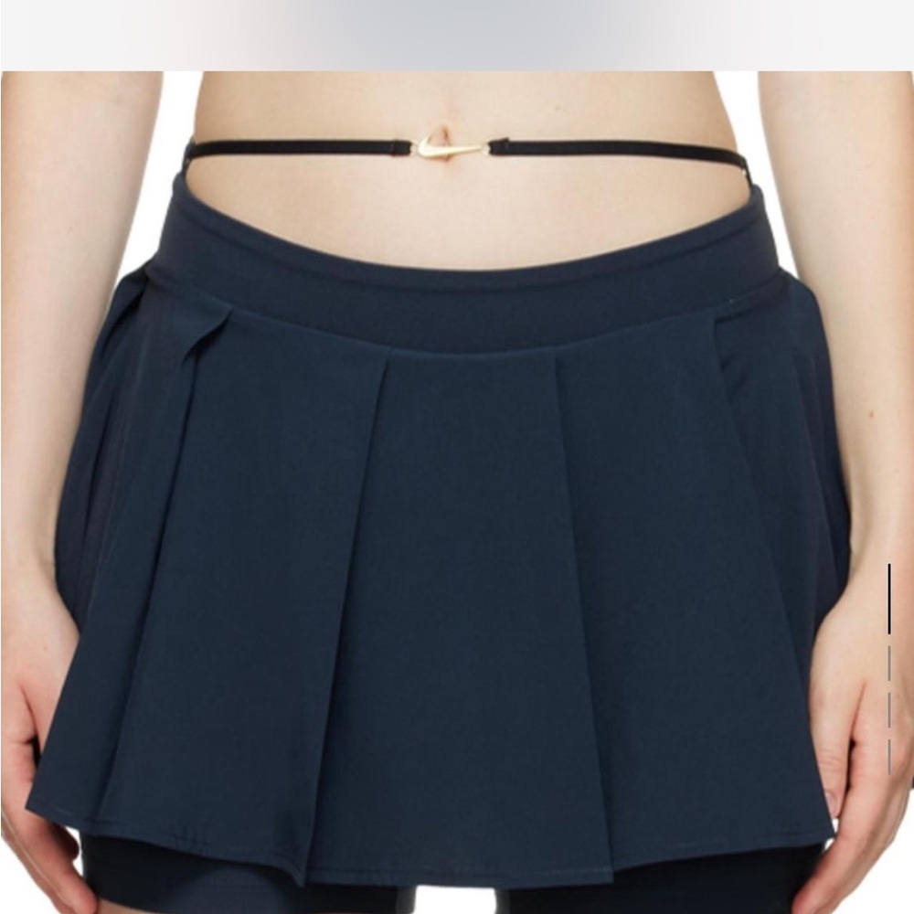 Nike jacquemus Navy Pleated skirt
Brand new